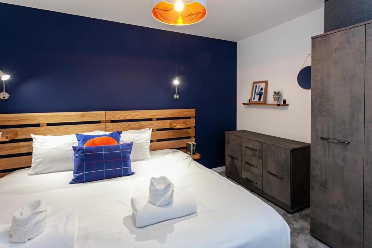 Superb 2 Bed Flat 5Min To Old Trafford Stadium Manchester Exterior photo